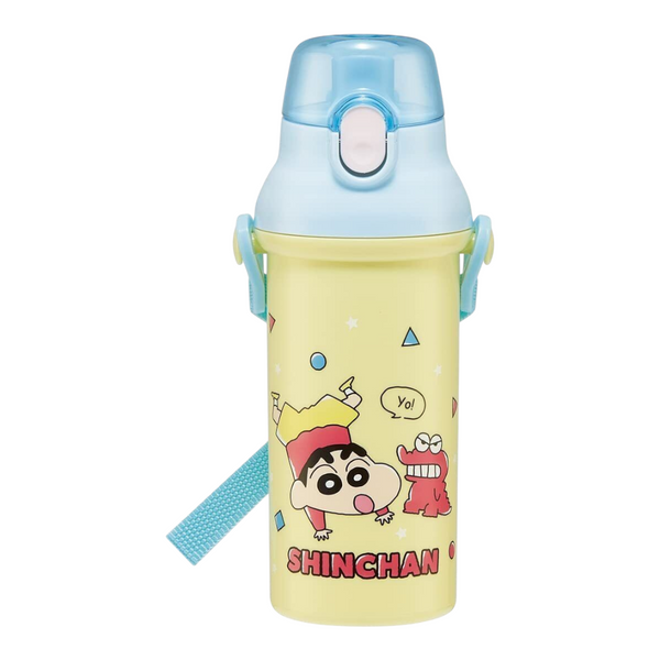 Twinkle Glory Crayon Shin-Chan 480ml water bottle in yellow with blue lid, push-open cap, and shoulder strap.