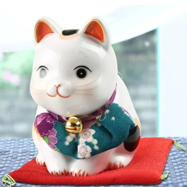 Yakushigama Blessing Lucky Cat