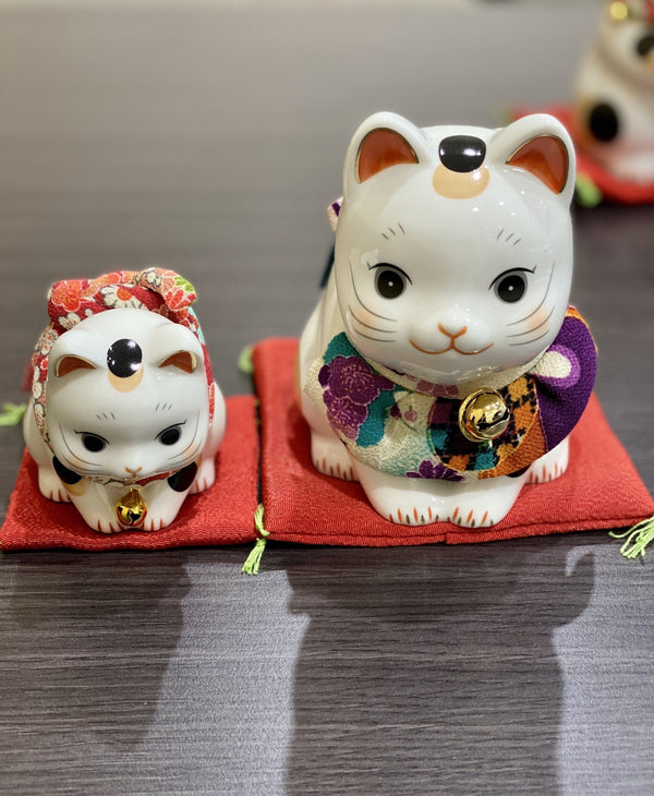 Yakushigama Blessing Lucky Cat